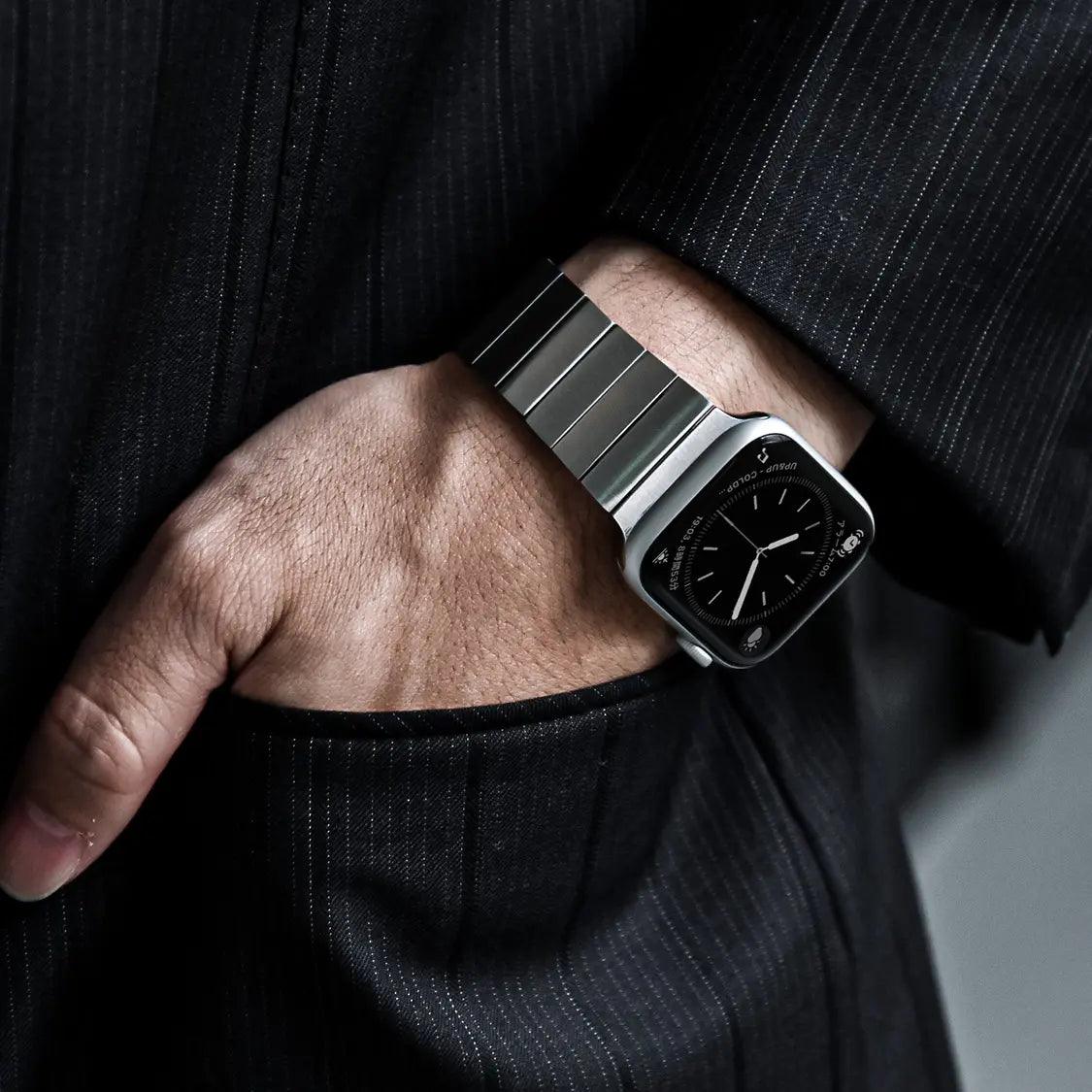 アップルウォッチ バンド ステンレス メンズ マグネット ベルト apple watch series 10 9 8 SE 2 7 SE 6 5 4 3 ULTRA 対応 おしゃれ 磁石 38mm 40mm 41mm 42mm 44mm 45mm 49mm ソリッドエース シルバー 銀 ビジネス スーツ