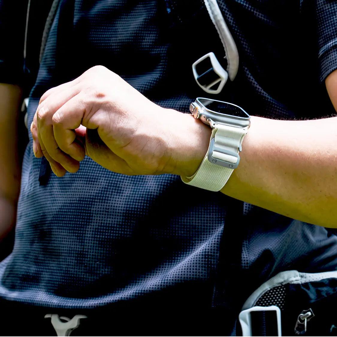 アウトドア におすすめ ナイロン Apple Watch ultra メンズ スポーツ バンド 柔軟 軽い アップルウォッチ バンド  ベルト 10 9 8 9 SE2 7 6 SE 5 4 3 49mm 46mm 45mm 44mm 42m 41mm |トレッキングループ 白 ホワイト